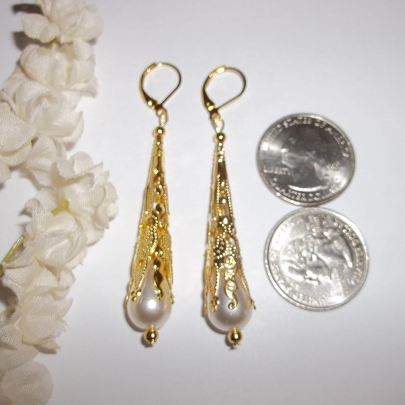 Long Earrings White Pearl & Gold Statement 4572 - Picture 2 of 6